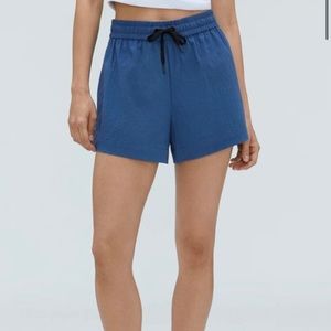 Everlane seersucker boxer short size small blue